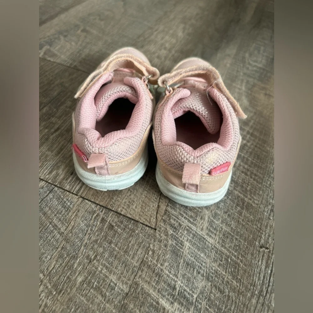 🌸 $10 SALE 🌸 Oshkosh Toddler Girls Shoes size 10